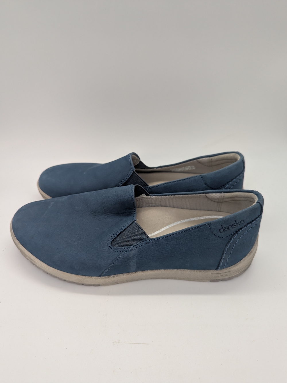 Dansko Laraine Womens Size 40 EU 9.5/10 US Blue Nubuck Leather Loafer Minimalist